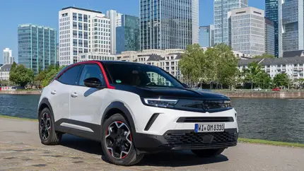 Компания OPEL представила гибридную версию кроссовера Mokka