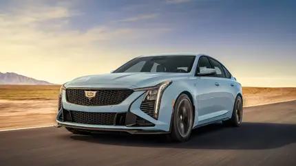 Cadillac против всех: CT5-V Blackwing - последний заднеприводный спортседан с V8 и «механикой»