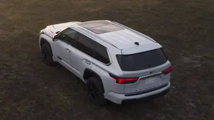 Toyota представила обновленный внедорожник Sequoia - модель подорожала и получила новую комплектацию