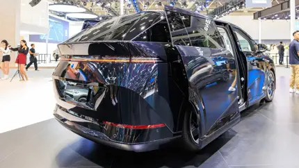 Электровэн Xpeng X9: комфорт бизнес-класса и запас хода 640 км по цене кроссовера