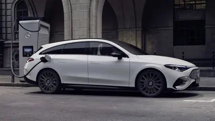 Mercedes сэкономил на батарее: электрический CLA стал дешевле, но потерял 116 км хода