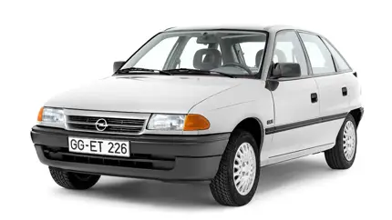 Opel Astra F исполнилось 35 лет: модель до сих пор держит рекорд марки