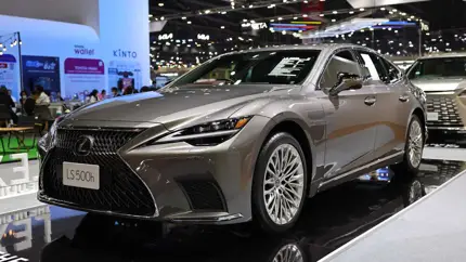 В Таиланд привезли гибридный седан Lexus LS500h