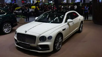 В Бангкоке представили гибридный седан Bentley Flying Spur