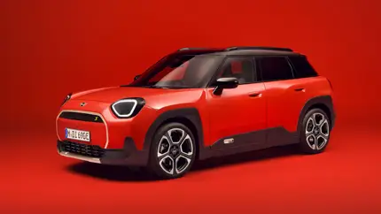 MINI представила маленький электрокроссовер Aceman