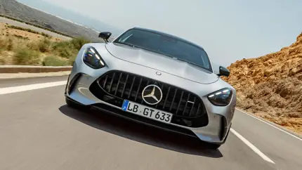 Новый Mercedes-AMG GT 2025 появился в России: сколько он стоит и чем может удивить
