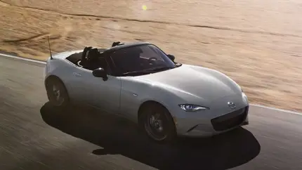 Обновленная Mazda MX-5 Miata получила новые фары, информационно-развлекательную систему и многое другое