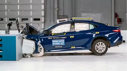 Camry, Accord и Legacy сравнили по безопасности: кто победил