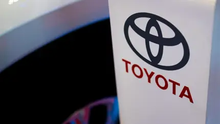 Продажи в Китае упали на 17%: Toyota приходится менять привычную стратегию