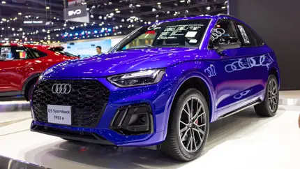 Audi RS Q5 заметили на тестах сразу в кузовах SUV и Sportback