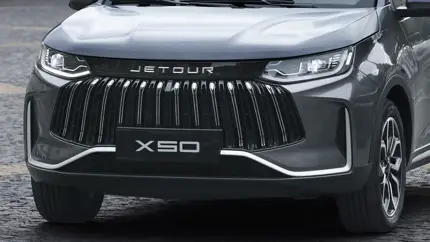 В РФ начались продажи нового кроссовера Jetour X50 - цены от 2 млн рублей