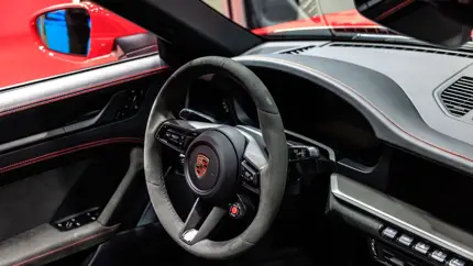 Porsche, Mercedes и €363 тысячи: Германия раскрыла дело о поставках машин в Россию