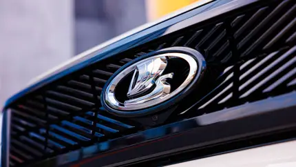 АвтоВАЗ тратит деньги на то, чего россияне не видят: качество LADA уже лучше, чем у Toyota