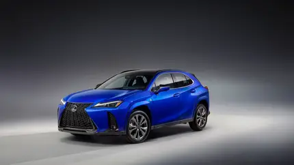 Lexus представил кроссовер UX с новым движком