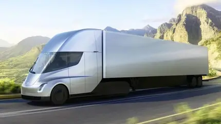 Конкурент уже возит грузы без водителя — Tesla пока называет дату