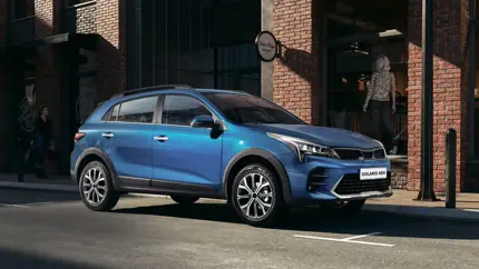 Российские дилеры стали получать новые автомобили Solaris KRS и KRX