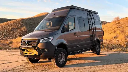 Семейный кемпер для бездорожья: как Mercedes-Benz Sprinter превратили в дом