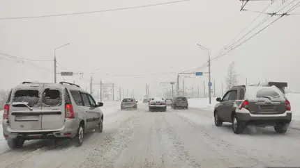Как правильно ездить на автомобиле в снегопад и гололед