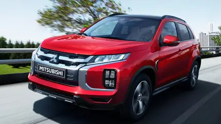 Дилеры привезли в Россию новые кроссоверы Mitsubishi
