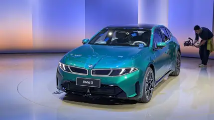 708 км и зарядка 400 кВт: BMW i3 получила дату старта в США