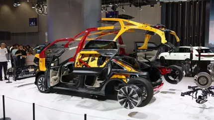 От часов Porsche до робота Tesla: чем на самом деле занимаются автобренды
