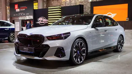 Гибкий подход BMW: бензиновые и электрические модели на одной линии