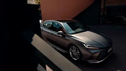 Toyota представила «великолепную» Camry: что в ней особенного