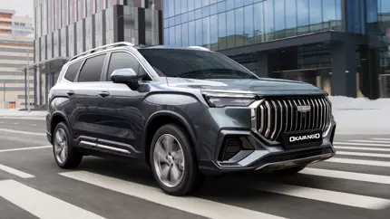 Geely выводит на российский рынок новый 7-местный кроссовер Okavango - цены от 3 млн рублей