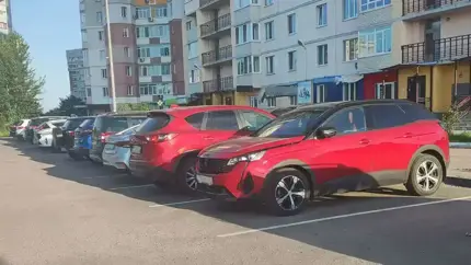 Дворы под контролем: глава ГАИ напомнил, где нельзя оставлять машину