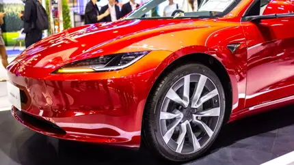 В Tesla FSD v14.3.7 улучшили торможение и реакцию на поворотники