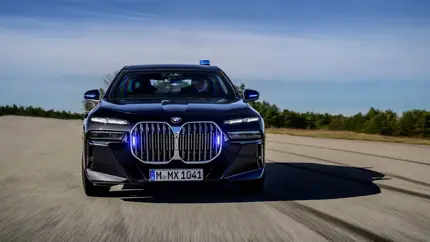 Король Карл прилетел в США максимально защищенным: этот BMW готов к любой войне