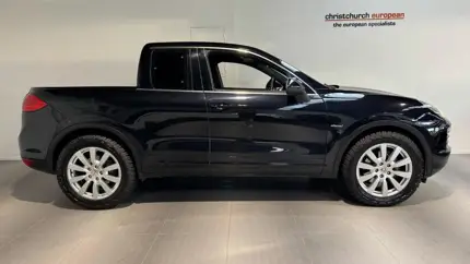 Пока Porsche делает из Cayenne электрокар, кто-то отрезал часть кузова: это будет сложно развидеть