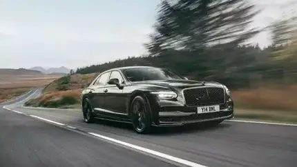 25,9 кВт·ч, 308 км/ч и eLSD: Bentley везет Flying Spur S в Японию