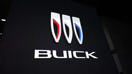 450 км за 10 минут уже в базе: где Buick урезал дешевый Electra L7