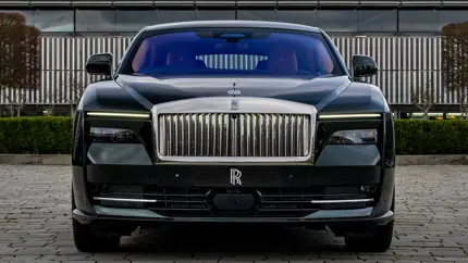 Такой автомобиль будет только один: Rolls-Royce построил особый Spectre