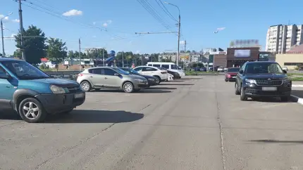 Водителям подсказали, как ухаживать за машиной в жару