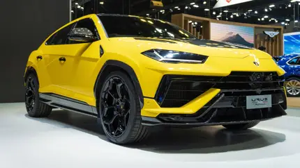 Lamborghini Urus попали под отзыв - у кроссовера во время движения может оторваться капот