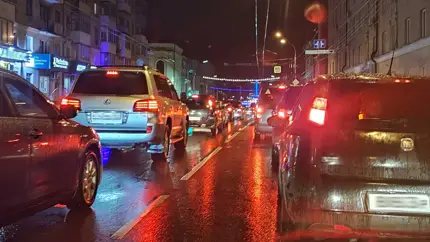 Россияне начали отказываться от поездок на личных авто из-за роста цен на бензин