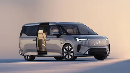 В России можно заказать роскошный электрический минивэн Volvo EM90 – цена немаленькая