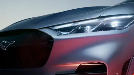 Ford отзовет три модели из-за фар: дальний свет может включаться неправильно