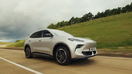 MG уберет из линейки самый дешевый вариант кроссовера S5 EV: покупатели выбирают более дорогие версии