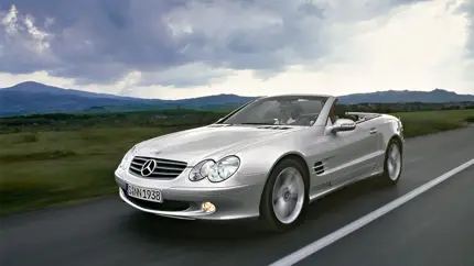 Легендарному Mercedes SL исполнилось 25 лет: какие версии еще страхуют от ремонта