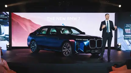BMW привезла в Дубай новую 7 Series с окраской за €14 000