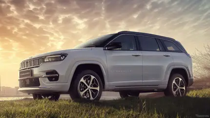 Commander получил дорогой салон и панораму: Jeep закрепил удачную спецверсию по цене LADA Azimut