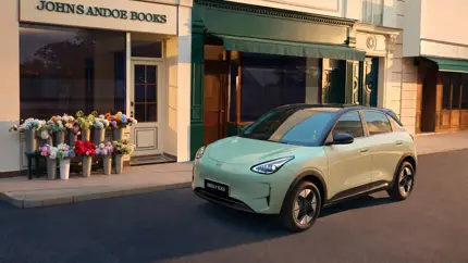 Семейный любимец без цены: Geely EX2 собирает награды перед российским дебютом