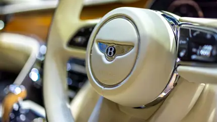 Подержанный люкс в России просел на 12%: даже Bentley не спас рынок