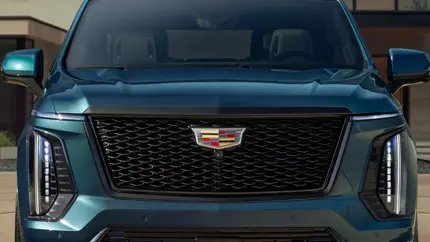 В России выставили на продажу обновленный Cadillac Escalade-V 2025 года выпуска – цена соответствует размеру