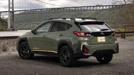 В США слегка обновили кроссовер Subaru Crosstrek к 2025 модельному году