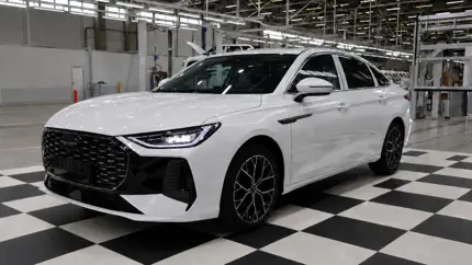 Новый седан из Шушар готов к продажам: с кем придётся конкурировать