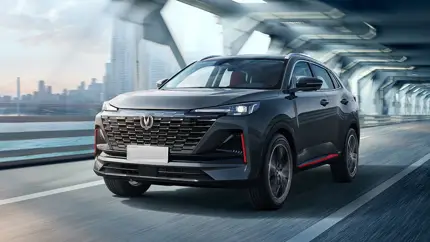 Changan до сих пор распродает новые CS55 PLUS 2023 года выпуска. Кроссовер можно купить от 2 млн рублей